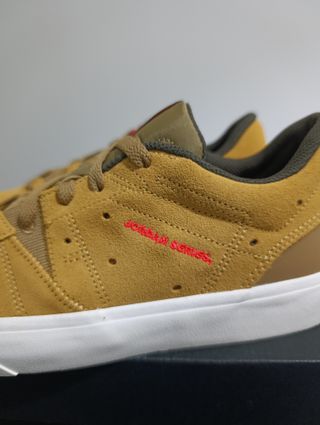 Zapatillas Jordan Nuevas Marrón/Rojo