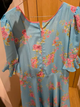 Traje de flamenca azul y rosa