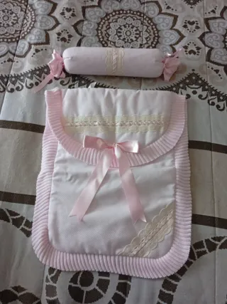 Funda capazo y rulo bebé rosa