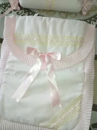 Funda capazo y rulo bebé rosa