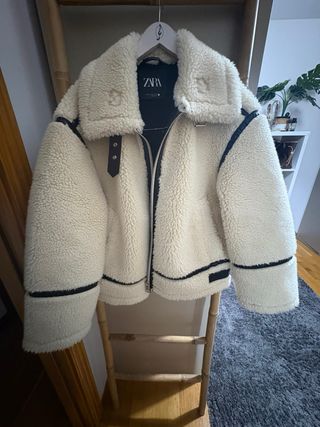 Cazadora borreguito Zara