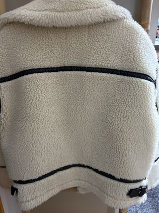 Cazadora borreguito Zara