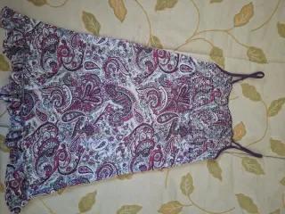 Vestido estampado morado y blanco