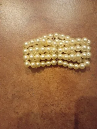 Pulsera imitación perlas dorada