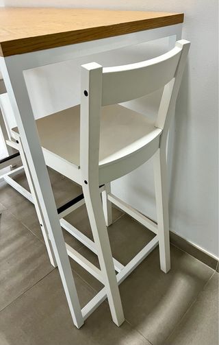 URGE: Mesa alta de metal y madera, con 3 taburetes