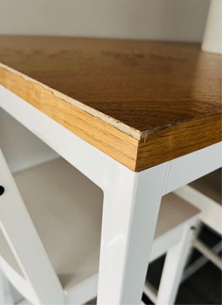 URGE: Mesa alta de metal y madera, con 3 taburetes