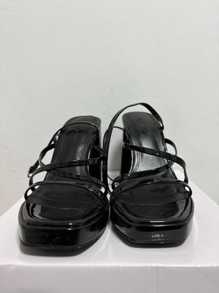 Sandalias Bershka tacón plataforma negras