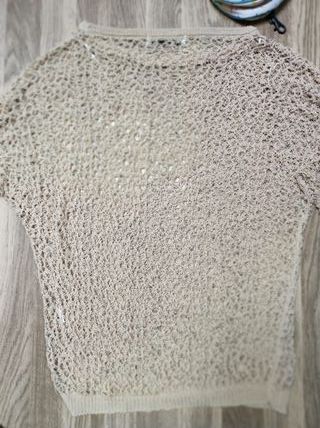 Top punto calado beige con brillantes