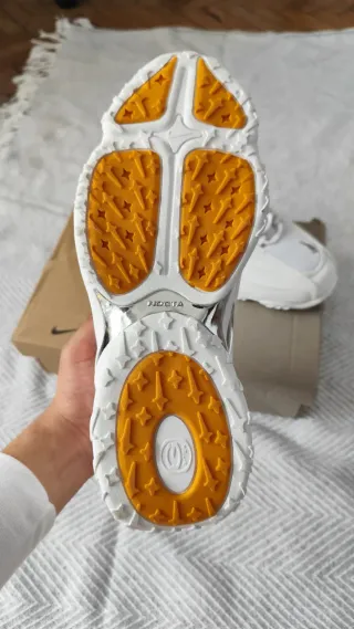 Zapatilla Nike NOCTA Plata/Blanco