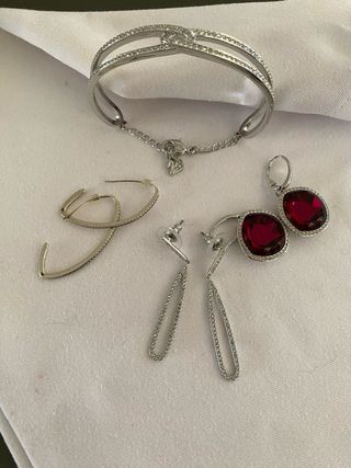Conjunto Pulsera y Pendientes Swarovski