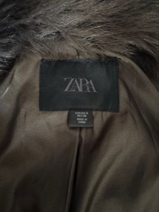Cazadora Zara Verde Militar con Cuello Pelo