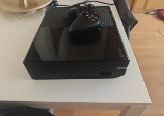 Xbox One + Mando