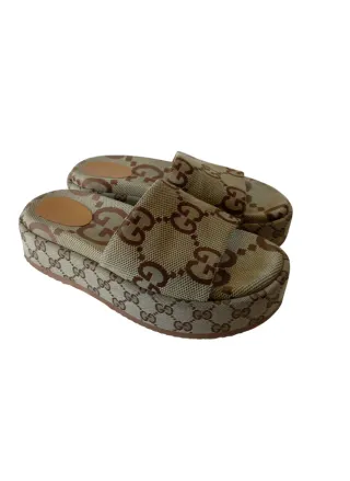 Sandalias Gucci Beige y Marrón