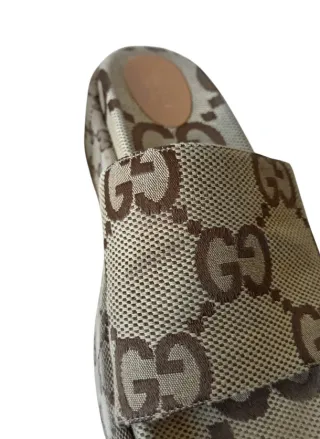 Sandalias Gucci Beige y Marrón