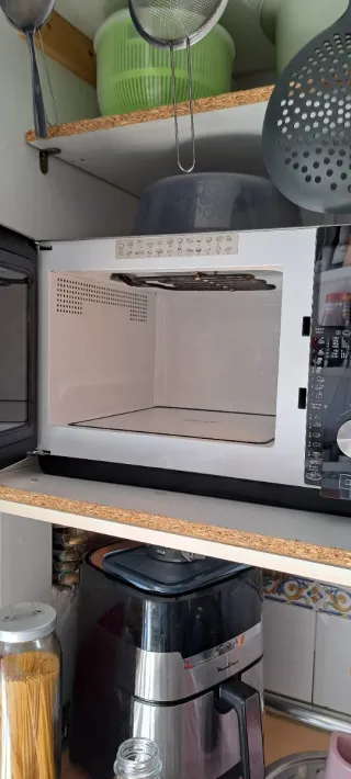 Microondas Whirlpool Negro