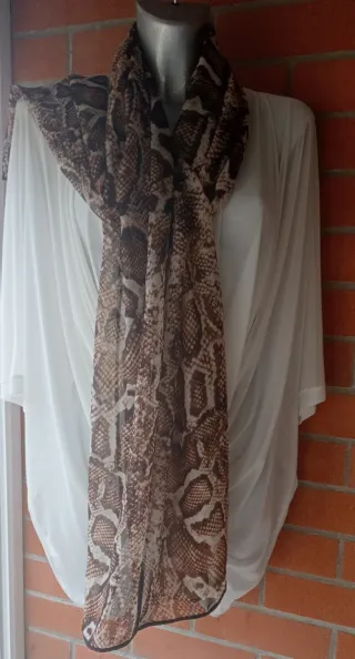 Foulard in seta Ruyisa