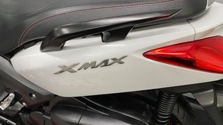 Yamaha XMAX 125 Scooter Negra y Blanca
