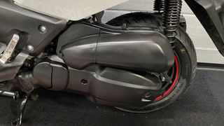 Yamaha XMAX 125 Scooter Negra y Blanca