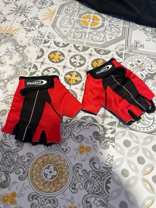 Conjunto de Ciclismo-casco, culotte y guantes