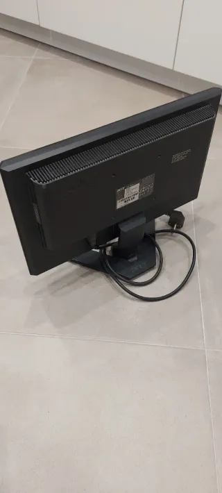 Monitor LCD marca Acer X193HQL negro