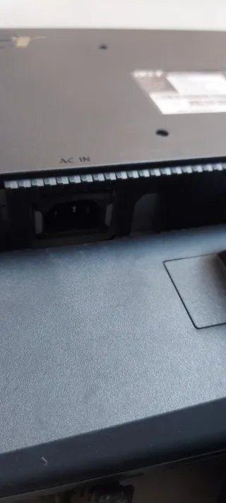 Monitor LCD marca Acer X193HQL negro