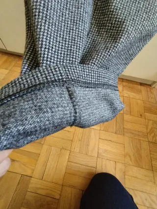 Pantalón ancho , tejido  cálido, talla entre 40-42