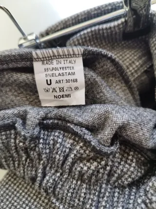 Pantalón ancho , tejido  cálido, talla entre 40-42