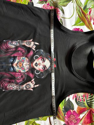 Camiseta rockera estampada