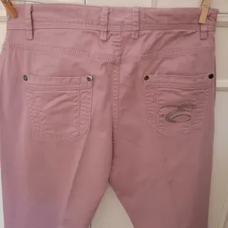 Conjunto de blusa y pantalón de Elogy. Talla M/40.