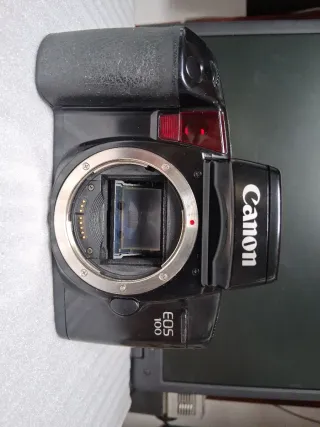 Cámara analógica Canon EOS 100 Negra