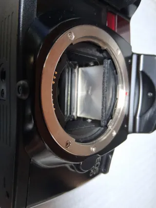 Cámara analógica Canon EOS 100 Negra