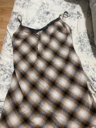 Vestido corto cuadros Stradivarius Talla M