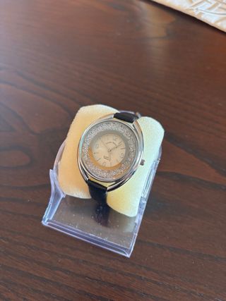 Reloj Giorgie Valentian Piel Mujer