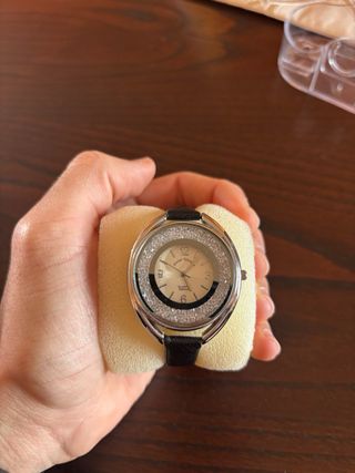 Reloj Giorgie Valentian Piel Mujer