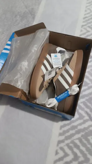 Zapatillas Adidas Gazelle Talla 39 Beige/Marrón