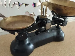 Balanza antigua inglesa