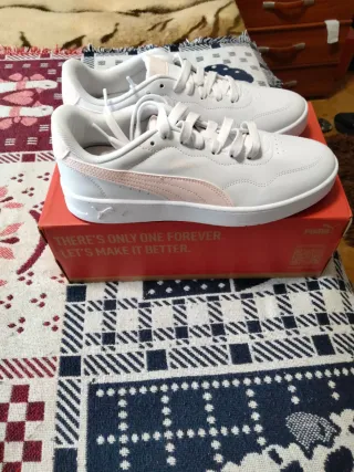 Deportivas Puma Blancas y Rosas
