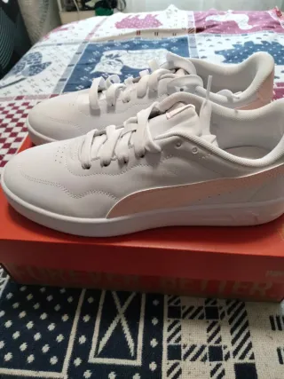 Deportivas Puma Blancas y Rosas