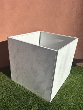 2 Maceteros Cuadrados Blancos Efecto Cemento