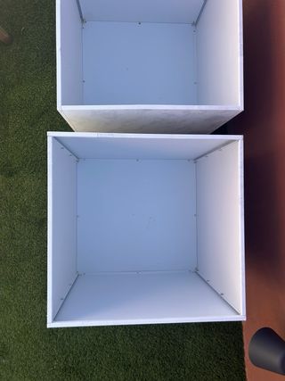 2 Maceteros Cuadrados Blancos Efecto Cemento