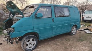 Volkswagen Transporter T4 2.4D en despieces