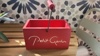 Cesta de madera roja, múltiples usos. NUEVA!