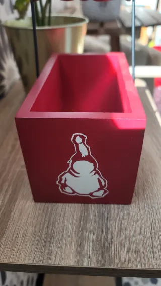 Cesta de madera roja, múltiples usos. NUEVA!