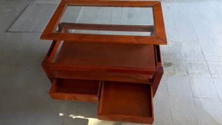 Mesa maciza de centro elevable con cajones