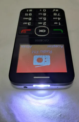 Alcatel con SOS y Teclas Grandes