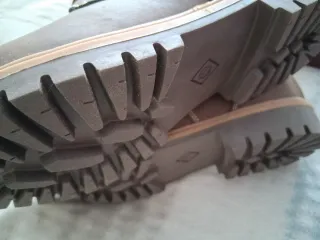 Botas nuevas para trabajo