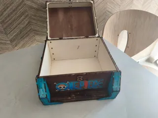 Caja exclusiva One Piece para cartas