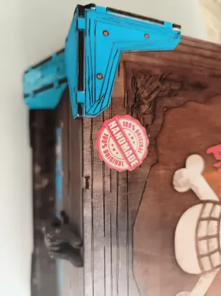 Caja exclusiva One Piece para cartas