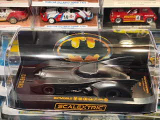 Scalextric UK C4492 Batmobile 1989