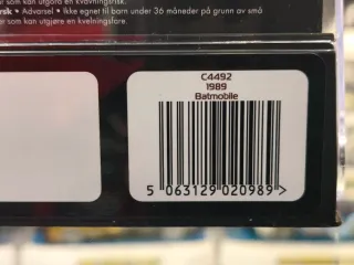 Scalextric UK C4492 Batmobile 1989